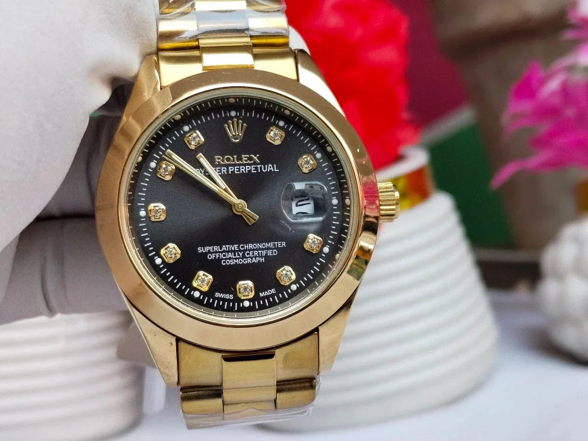 Royal Gold X Black – Mirror Shine, Bold Presence